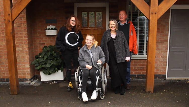 A Lutterworth woman is bringing her community together through a unique photography project that is helping to raise money for Leicester Hospitals Charity’s COVID-19 Response Fund.