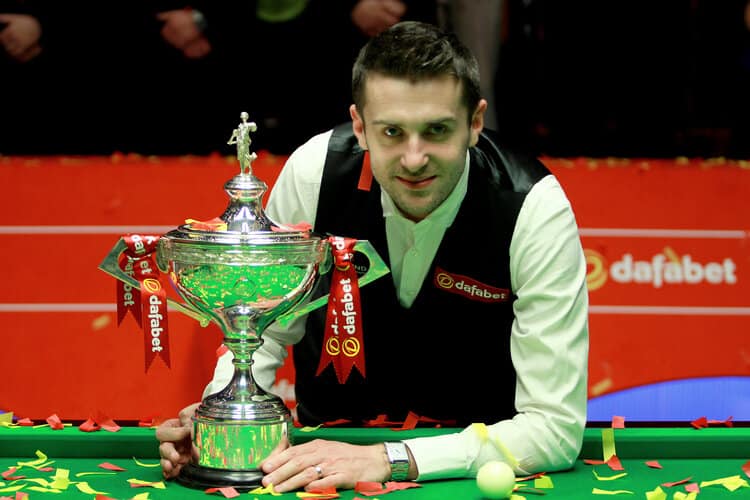 Three-time World Snooker Champion Mark Selby has potted a £4,500 boost for Leicester Hospitals Charity’s efforts to support staff on Covid wards at Leicester’s Hospitals after organising a star-studded charity raffle.